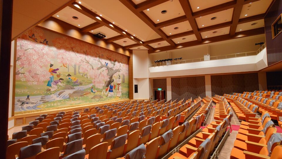 チェリヴァホール特定天井耐震改修工事